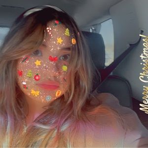 Meet your Posher, Chloe